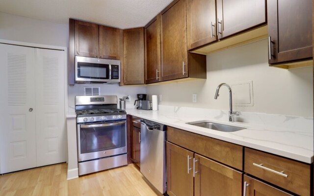Amazing Br2 Bedroom Condo at Arlington