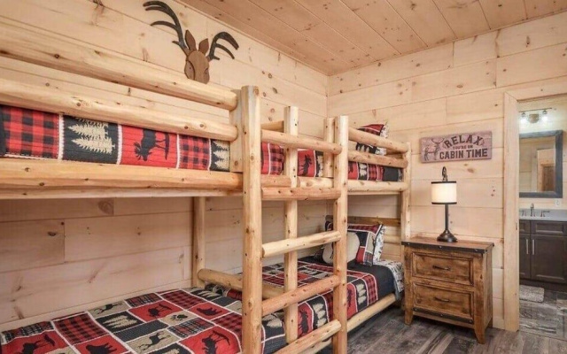 Majestic Vista 3 Bedroom Cabin