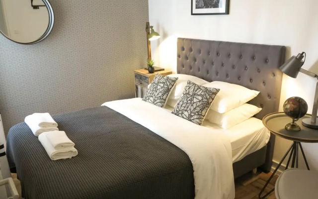 DuMont Lisbon Guesthouse