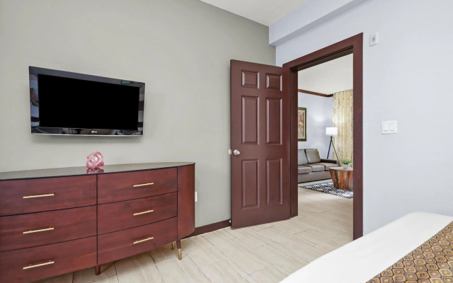 Tradewinds Apartment Hotel