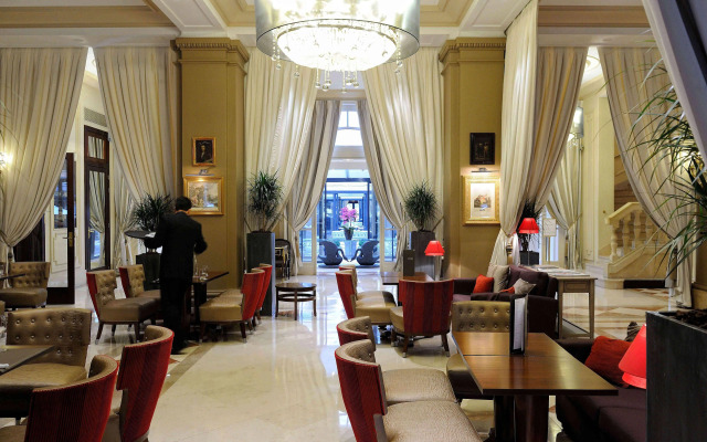 Hotel California Champs Elysees
