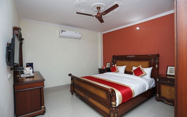 OYO 10877 Hotel R K Residency