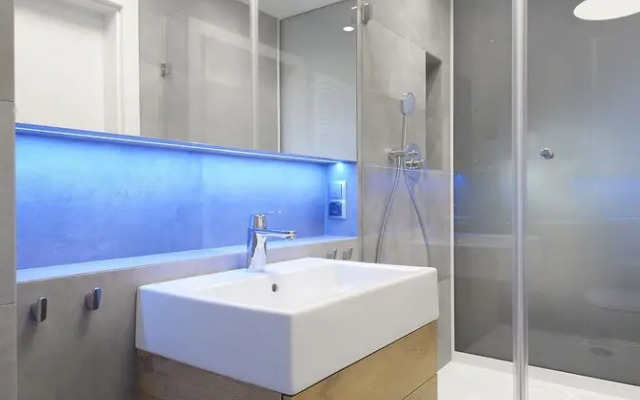 Elite Apartments Waterlane Pool Access