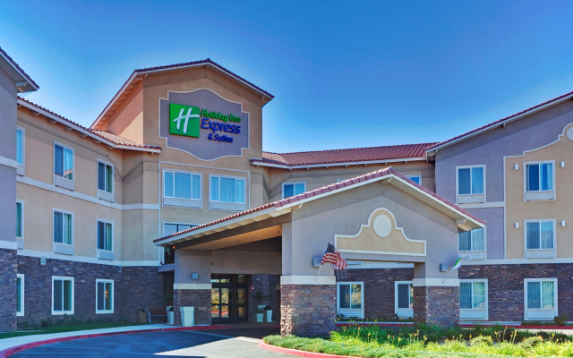 Holiday Inn Express & Suites Beaumont - Oak Valley an IHG Hotel