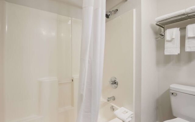 Quality Suites I-44