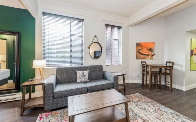 Kasa The Oxford Seattle