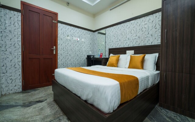 OYO 4678 Greens Residency