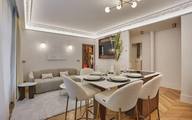 Apartment Matignon St Honore by Studio Prestige