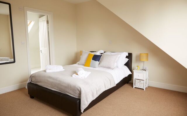 Thomas Deluxe Bungalow