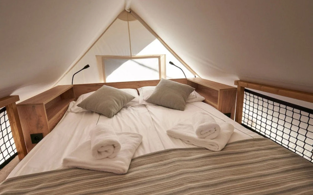 Nice Tentlodge With Veranda, 2km From the Efteling