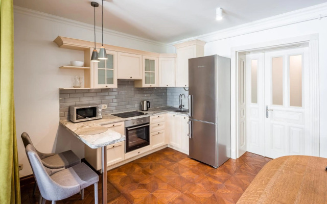 Romari апартименти площа Ринок