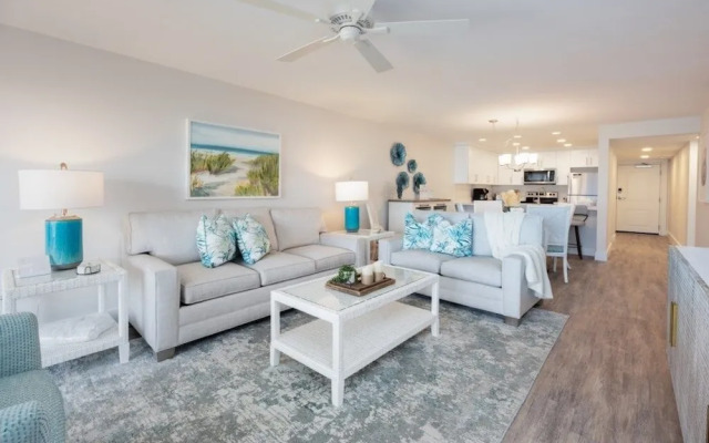 Pelicans Roost 305 2 Bedroom Condo