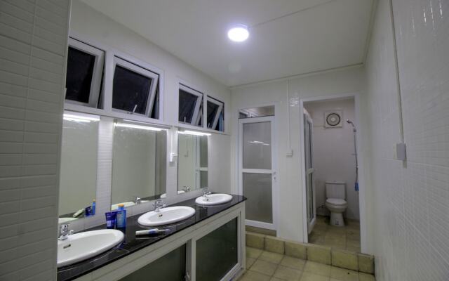 Hardwood Lodge - Hostel