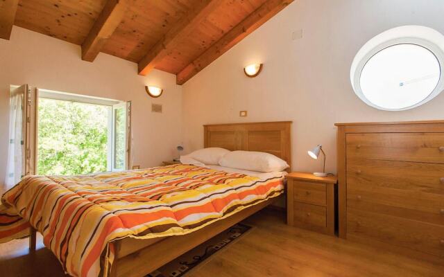 Stunning Home in Valbandon With Wifi and 6 Bedrooms