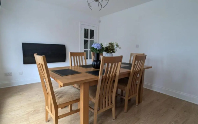 Modern 3 Bed Home Solihull Centre