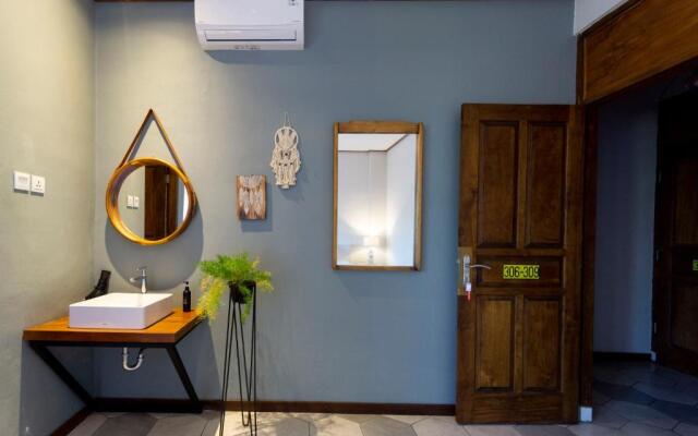 Interconnection Hostel