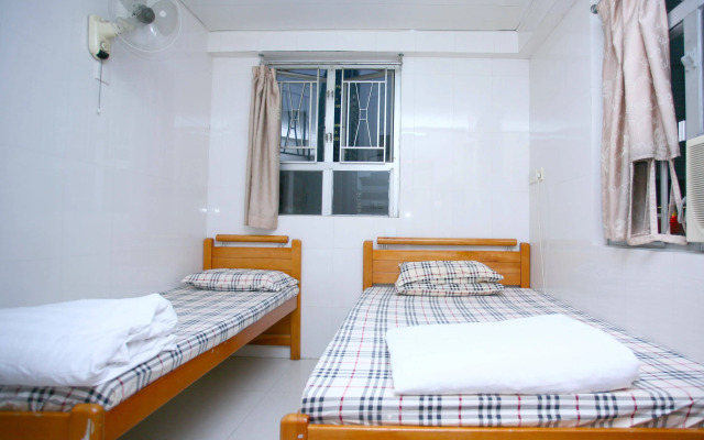 Pay-Less Guesthouse (7/F A9)