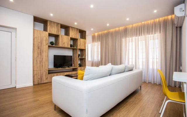 Luxury Picadeiro Apartment II by Rent4all
