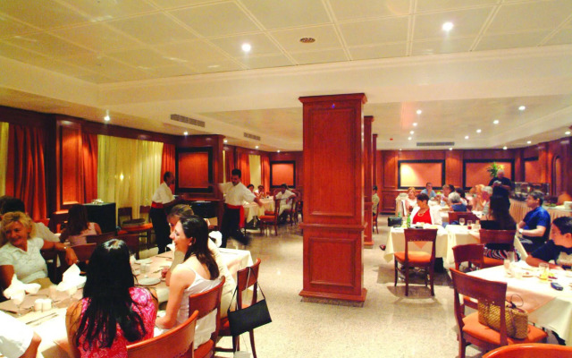 Kapetanios Limassol Hotel