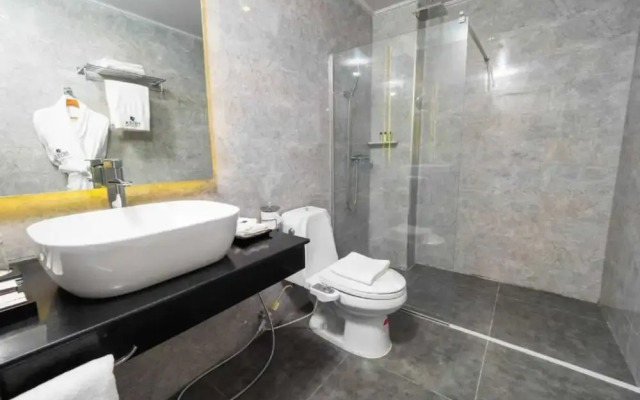 Sunday Hevea Hotel and Resort