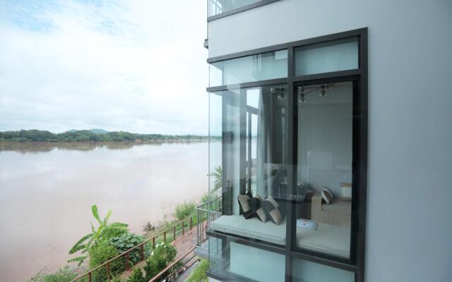 The River House Chiangkhan Hotel