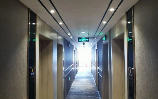 Super 8 Hotel (Beijing Qianmen Tiantan Park Dongmen) – Hotel Rooms – Beijing
