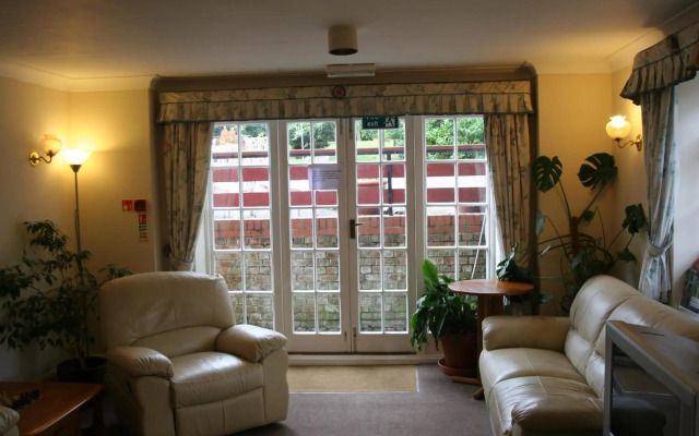 Clifton Lodge Hotel