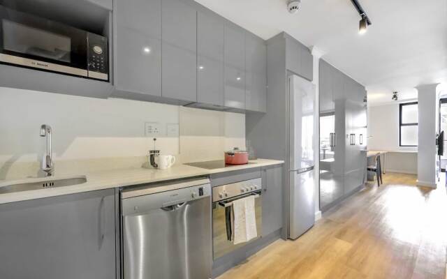 Newlands Peak Aparthotel