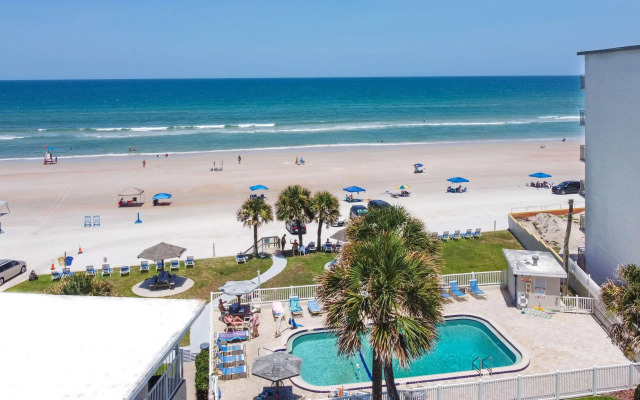 Ocean Court Beachfront Hotel