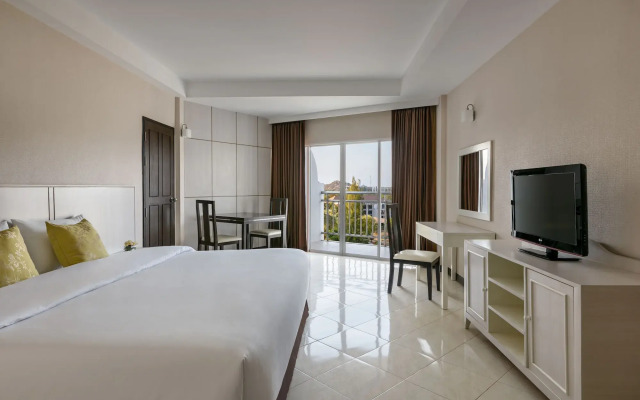 Seapine Beach Golf and Resort Hua Hin