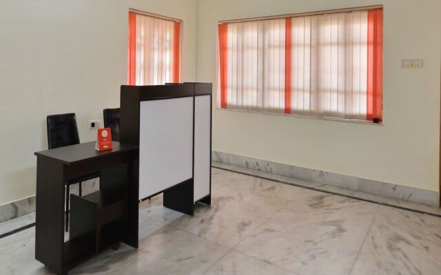 OYO 12210 Comfort N Cozy