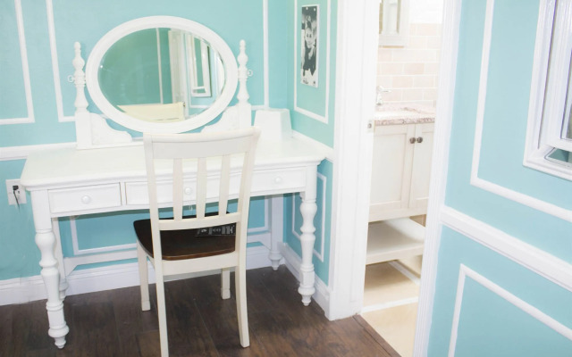 Travel Inn And Suites