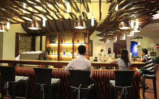 Ngwe Saung Yacht Club & Resort