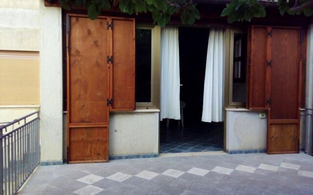 House With 3 Bedrooms in Tre Fontane, With Enclosed Garden - 200 m Fro