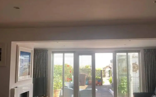 Beautiful 4-bed House in Walton on the Naze