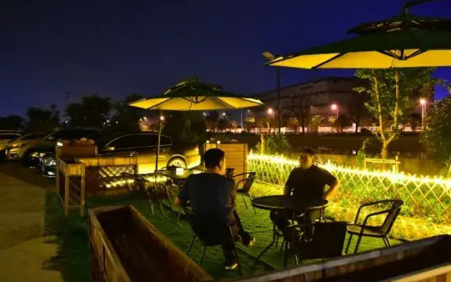Zhongxiang Hotel (Jiashan Xitang Branch)