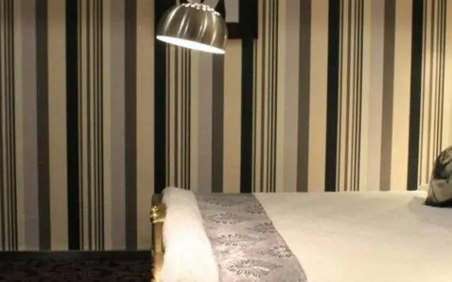 Victoria Hotel