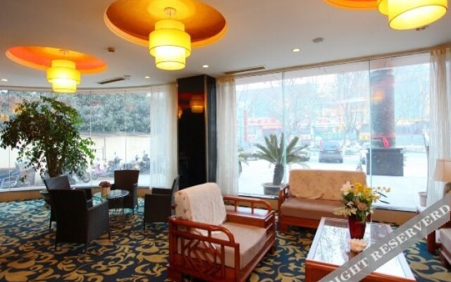 Liuyungang Mingguo Business Hotel