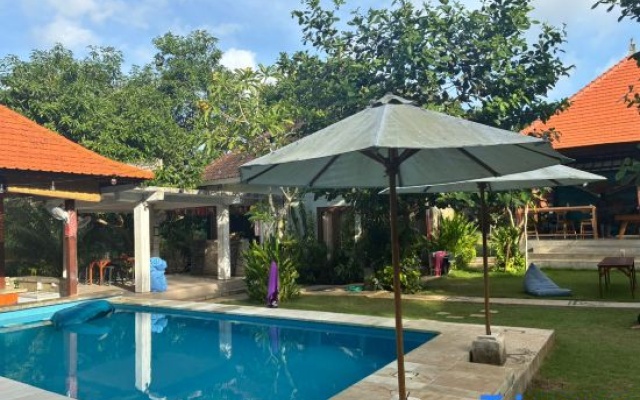 Castaway Island Hostel – Pool – Lembongan Island