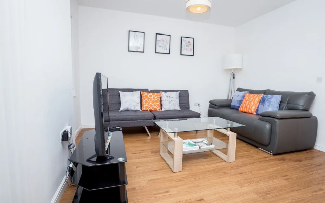 Walking Distance to Town With Free Parking
