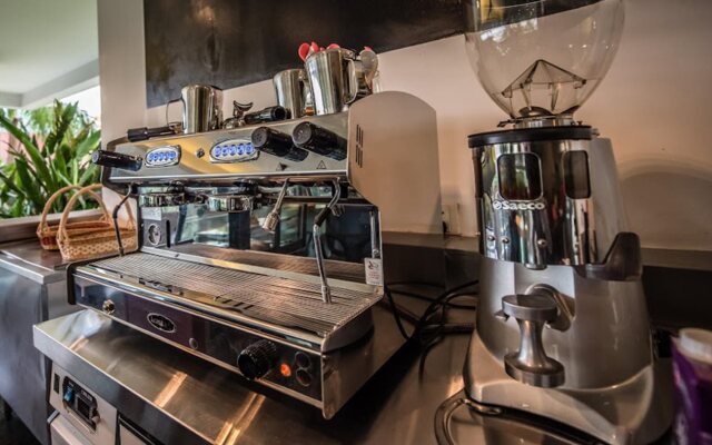 Syphon Hotel & Apartment