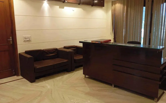 Hotel Royal India - South City 1