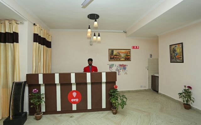 OYO 8438 DSR Residency