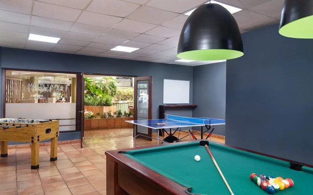 Hodelpa Garden Suites Golf & Convention Center