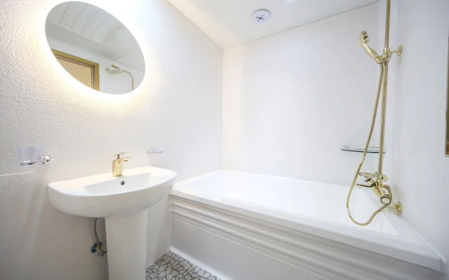 Masan First Class Hotel