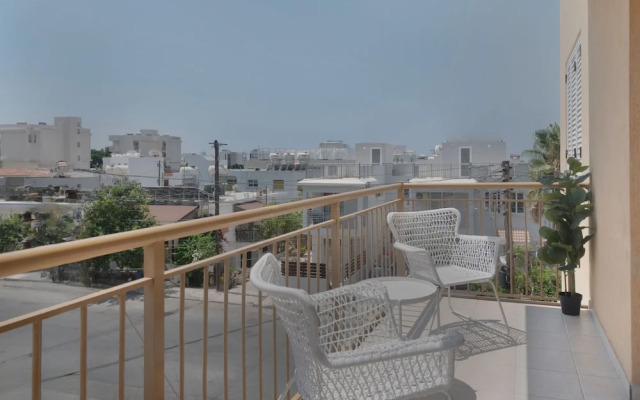 Phaedrus Living Terra Cotta City Flat