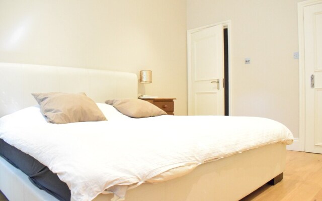 Modern 2 Bedroom Home in Chelsea