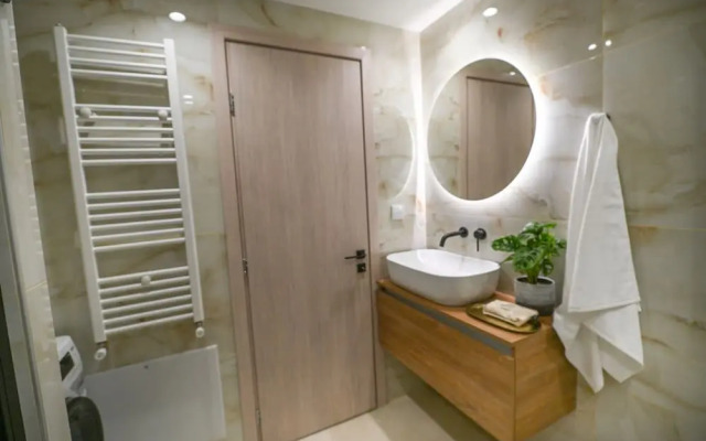 LIV - Marvelous Apartment Near Acropolis