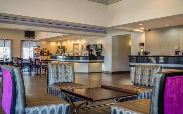 Quality Inn & Suites at Airport Blvd I-65