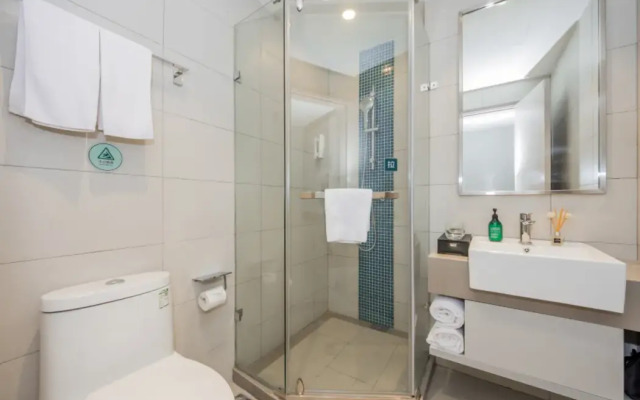 Homeinn Selected Hotel (Shanghai Sinan Road)